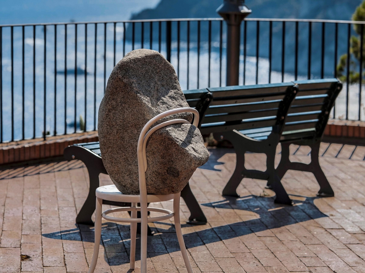 Capri, punta Tragara si trasforma in una installazione