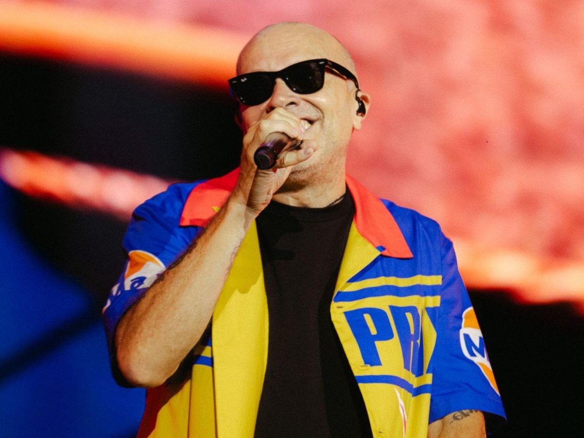 Max Pezzali, in 85mila a Imola: «Unisco le generazioni. La serie sugli 883? Se mi chiedono di fare un cameo accetto»