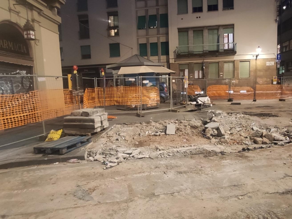 Firenze, in via Pietrapiana «ripartono i lavori»: cambio di rotta sui cassonetti
