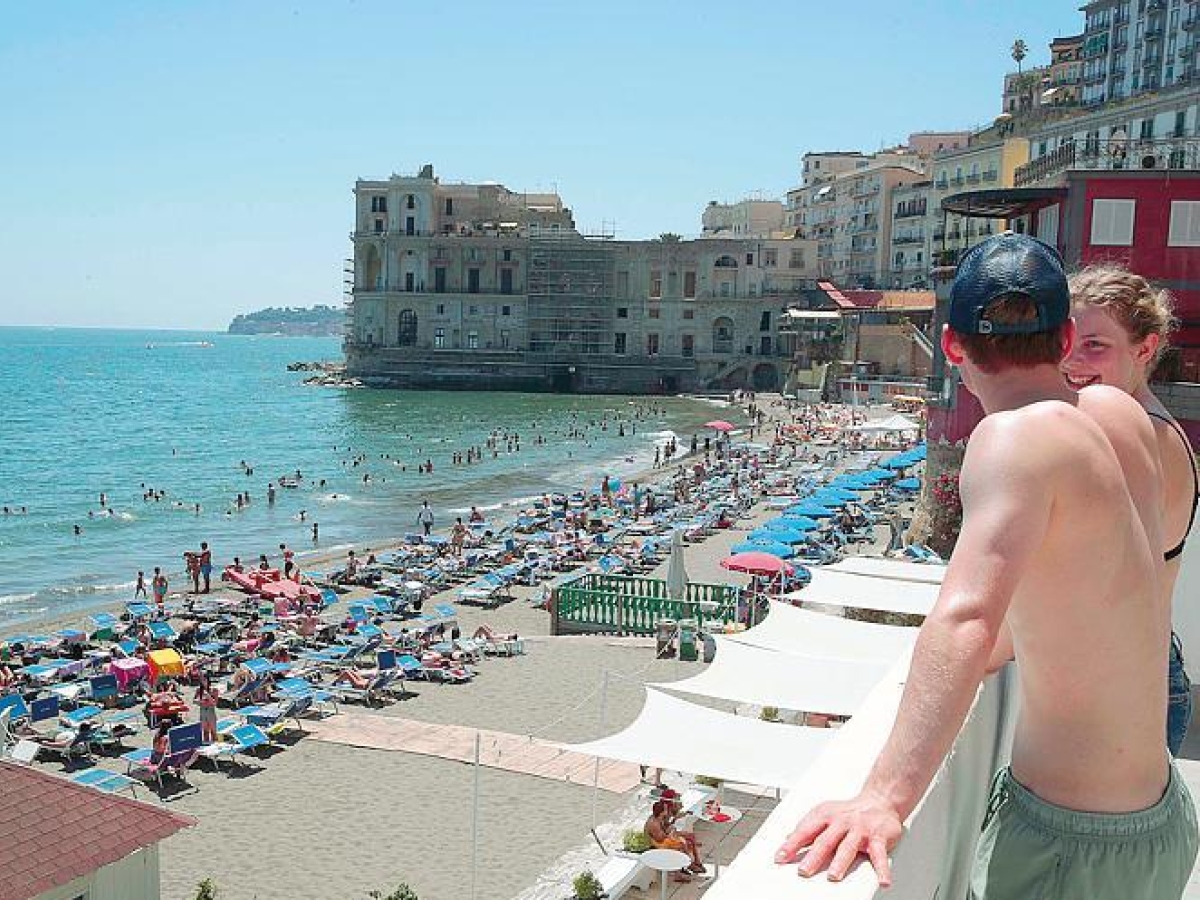 Napoli, il Bagno Elena perde il ricorso: ci sarà una nuova gara Nel frattempo è spiaggia libera