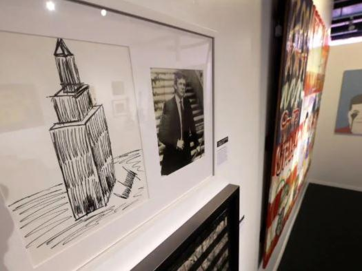 Trump smentisce la lettera oscena a Epstein: «Non disegno». I media americani: «Falso». E pubblicano molti suoi schizzi venduti all Trump smentisce la lettera oscena a Epstein: «Non disegno». I media americani: «Falso». E pubblicano molti suoi schizzi venduti all