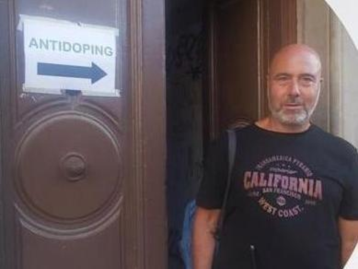 Calenzano, l'agente di polizia Matteo Petti morto in moto dopo lo scontro con un'auto che faceva un sorpasso azzardato