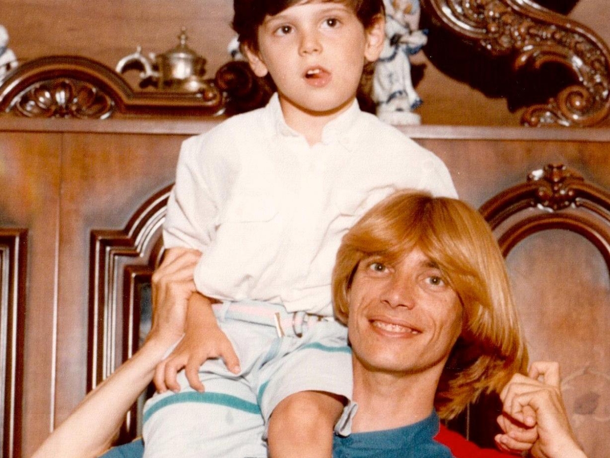 Nino D'Angelo, in anteprima a Venezia «Nino. 18 giorni», il doc sulla sua vita diretto dal figlio Toni