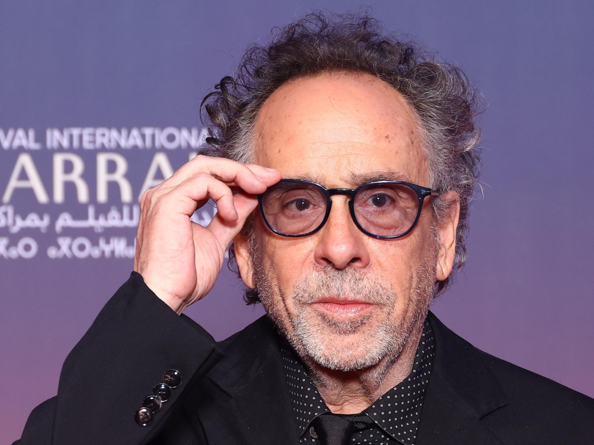 Tim Burton e la seconda stagione di «Mercoledì»: «Io sono sempre stato dalla parte degli outsider»