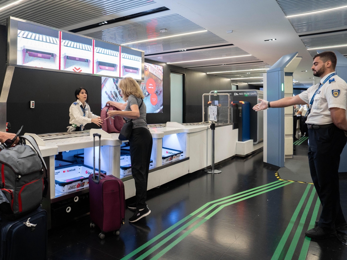 Aeroporto di Fiumicino, in funzione i nuovi scanner che consentono di trasportare i liquidi nel bagaglio a mano