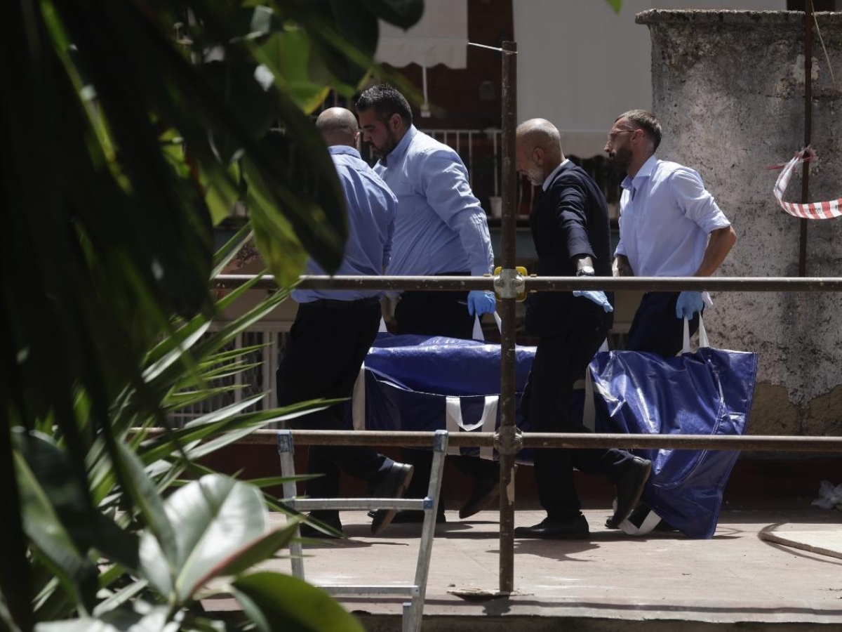 Napoli, incidente sul lavoro con tre operai morti: due lavoravano in nero. Ci sono quattro indagati