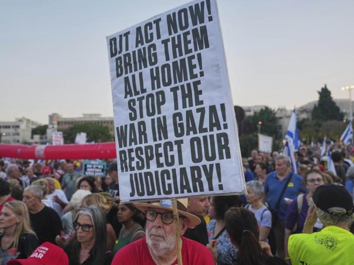 Israele: «Pausa umanitaria in diverse aree di Gaza. E riprendiamo il lancio di aiuti». Ma l Israele: «Pausa umanitaria in diverse aree di Gaza. E riprendiamo il lancio di aiuti». Ma l