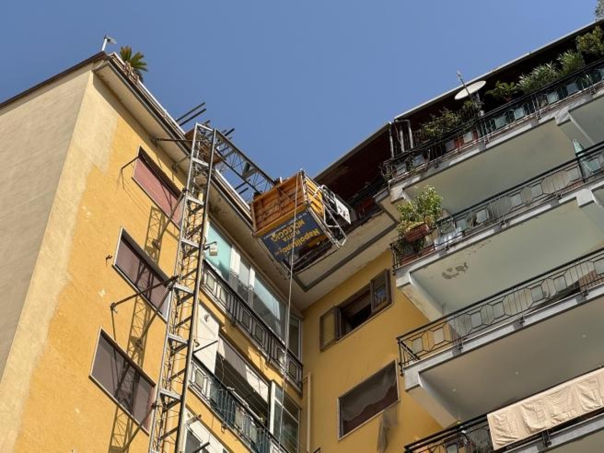 Napoli, furto a casa di uno dei 3 operai morti all'Arenella: rubati i suoi attrezzi di lavoro