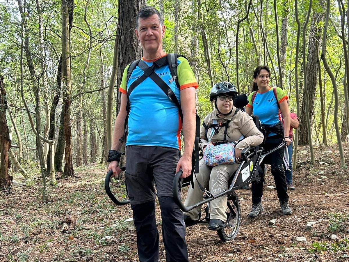Una carrozzina speciale e 4 sentieri: il trekking, anche per chi non può camminare