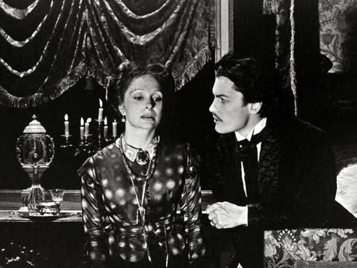 Adriana Asti, morta la grande attrice di teatro e cinema. Da Strehler e Visconti a Tinto Brass e Franca Valeri