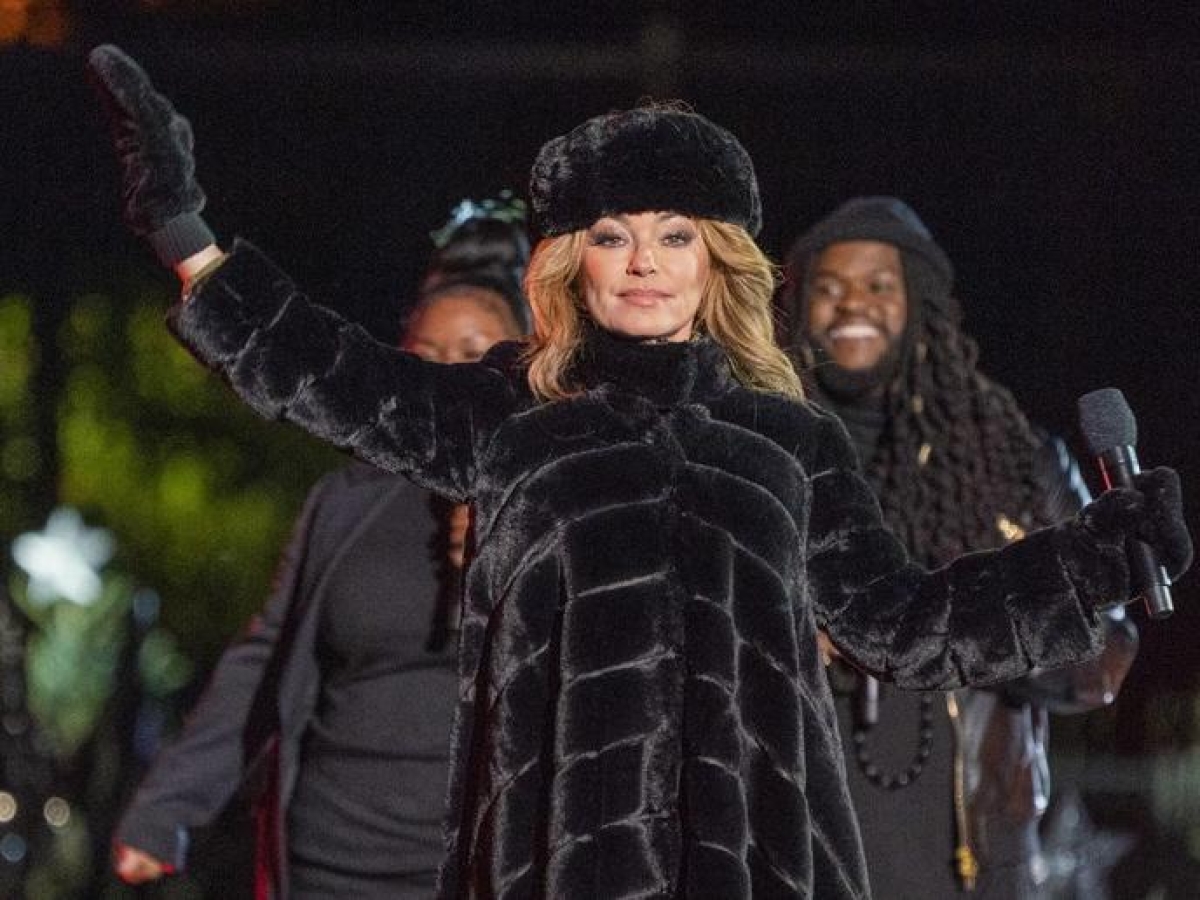 Shania Twain compie 60 anni: ha cresciuto i suoi fratelli dopo la perdita dei genitori, il successo mondiale con l'album «Come on Over», cosa fa oggi, 7 segreti