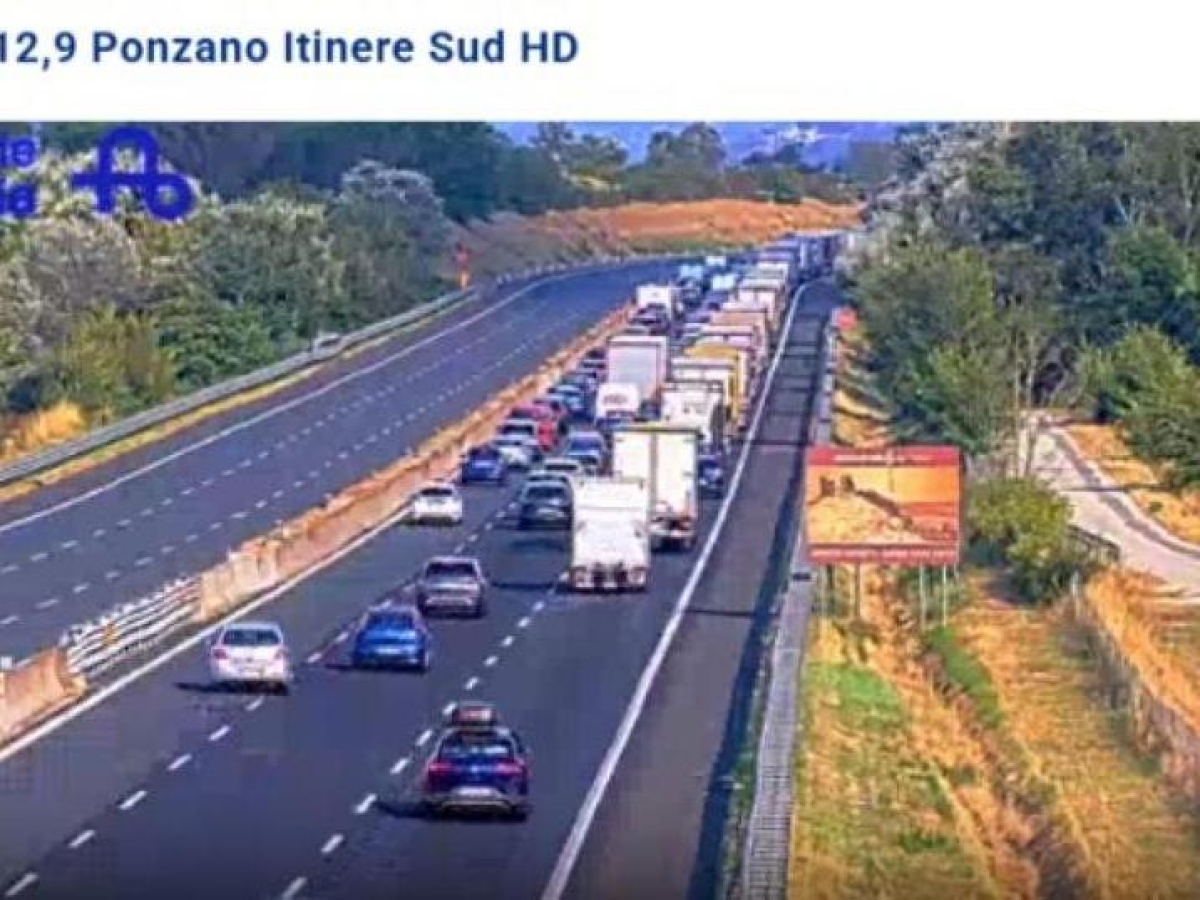 Camion a fuoco sull Camion a fuoco sull