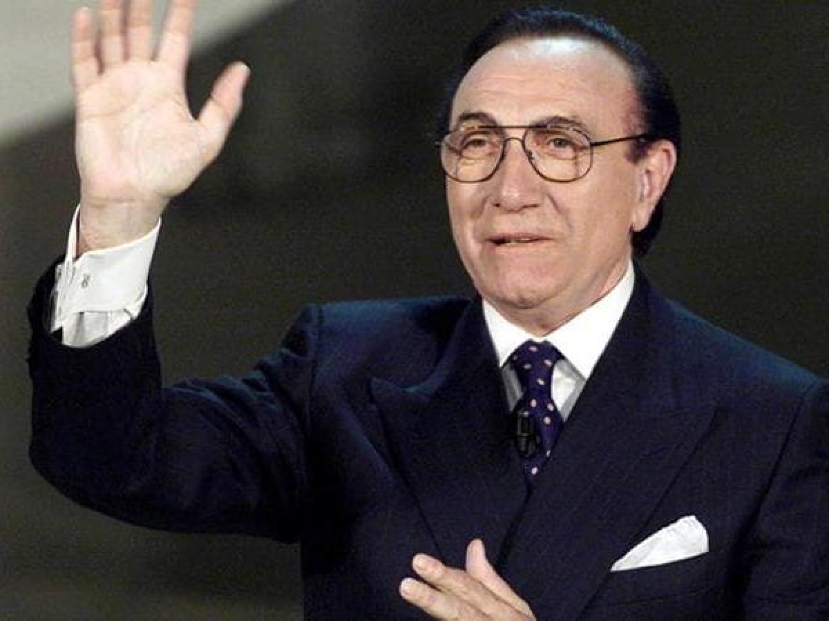 Baudo, le reazioni alla morte in diretta | Katia Ricciarelli: «Il nostro è stato un vero amore». Mara Venier in lacrime: «Un pezzo della mia vita». Meloni: «Grazie di tutto». I vertici Rai: «Da oggi siamo un po’ più poveri»