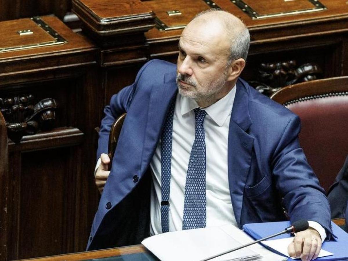 Vaccini, l'ira di Meloni per la mossa di Schillaci: «Una scelta non concordata. Noi crediamo al pluralismo»