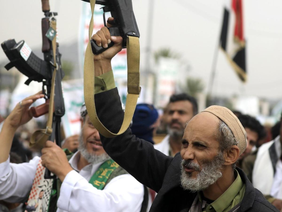 Israele, attacco multiplo contro le «teste pensanti» degli Houthi (a patto di scovarle) Israele, attacco multiplo contro le «teste pensanti» degli Houthi (a patto di scovarle)