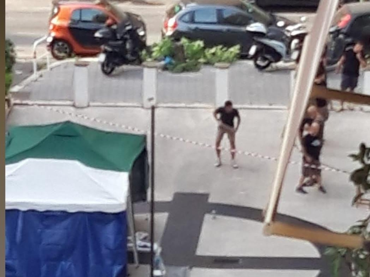 Ripulita la croce celtica in via Acca Larentia, il Pd: «Cancellatela. Roma non sarà mai aperta ai fascisti»