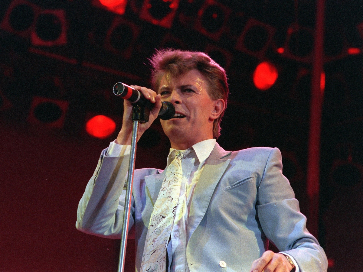 David Bowie a 10 anni dalla morte: le sue canzoni oggi ascoltate il doppio rispetto a quando era vivo