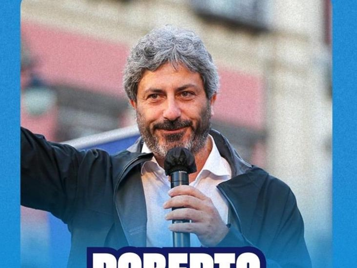 Regionali, Roberto Fico è il candidato ufficiale in Campania: foto sui social del Pd