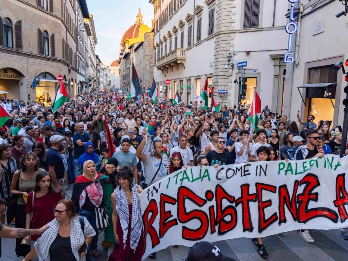 La Toscana in piazza: cortei, sit-in, fiaccolate e barchette di carta per Gaza e la Flotilla