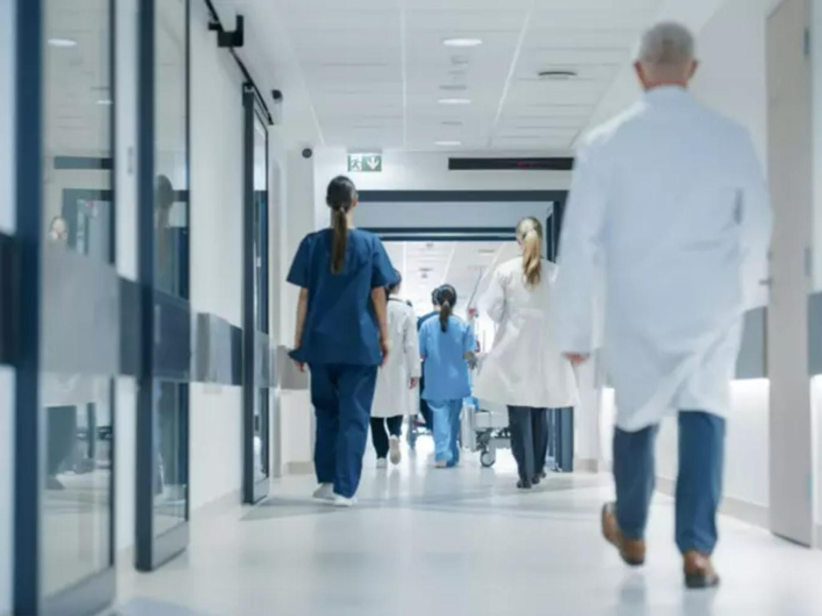 Calo delle nascite e campagne di prevenzione: due temi che hanno un grande impatto sulla sanità, i passi della Lombardia