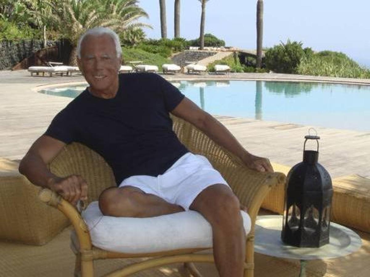 L’immobiliare segreta di Armani: la galassia di ville (e yacht) fuori dalla maison, ecco di chi sono davvero