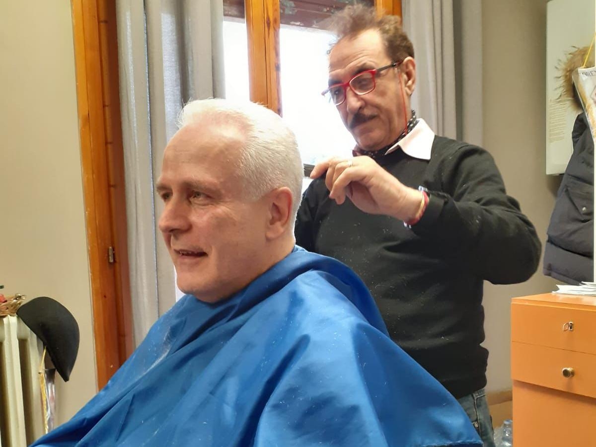 Chi è Carmine Marra, il barbiere di Giani (da 50 anni) candidato alle Regionali: «Sono comunista così, ma...»
