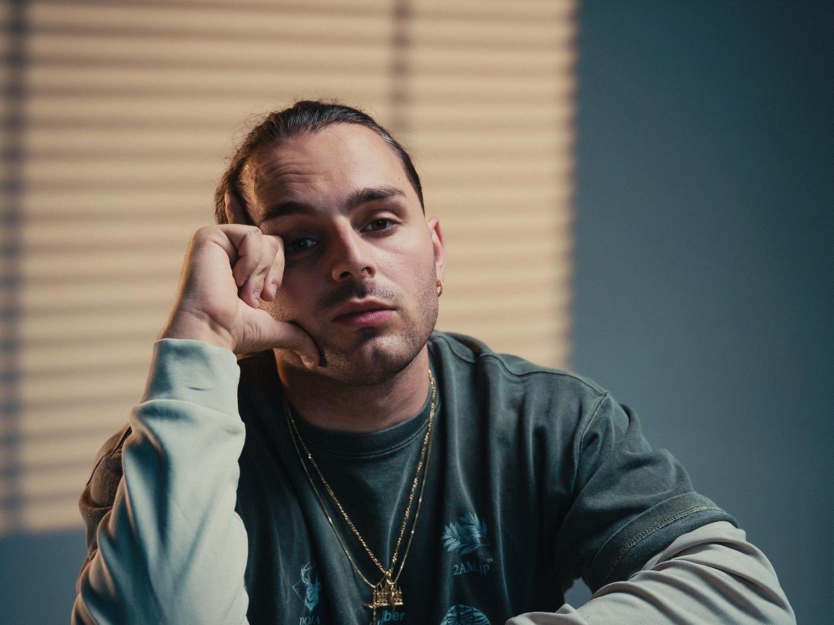 Ernia e il nuovo disco «Per soldi e per amore»: «Le pistole dei rapper? Non si può giustificare tutto dicendo "faccio l'artista"»