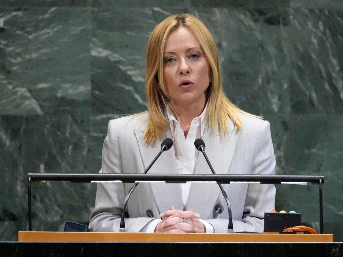 Giorgia Meloni: «Occupanti Sapienza figli di papà dei centri sociali. Hanno sostituito la bandiera Ue con quella della Palestina, cortocircuito a sinistra»
