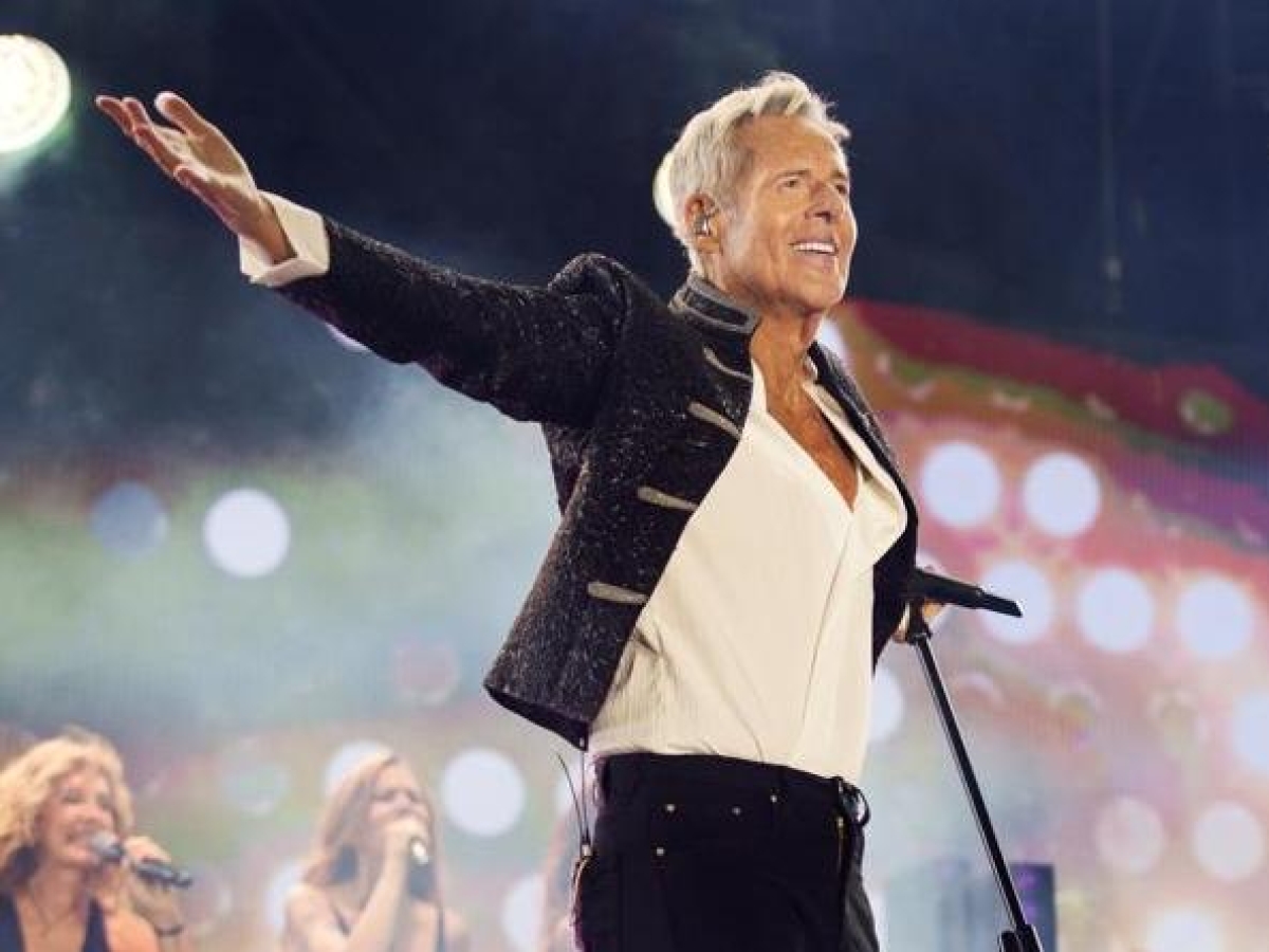Baglioni a Lampedusa per il suo ultimo tour: «La legge Bossi-Fini? Va cambiata»