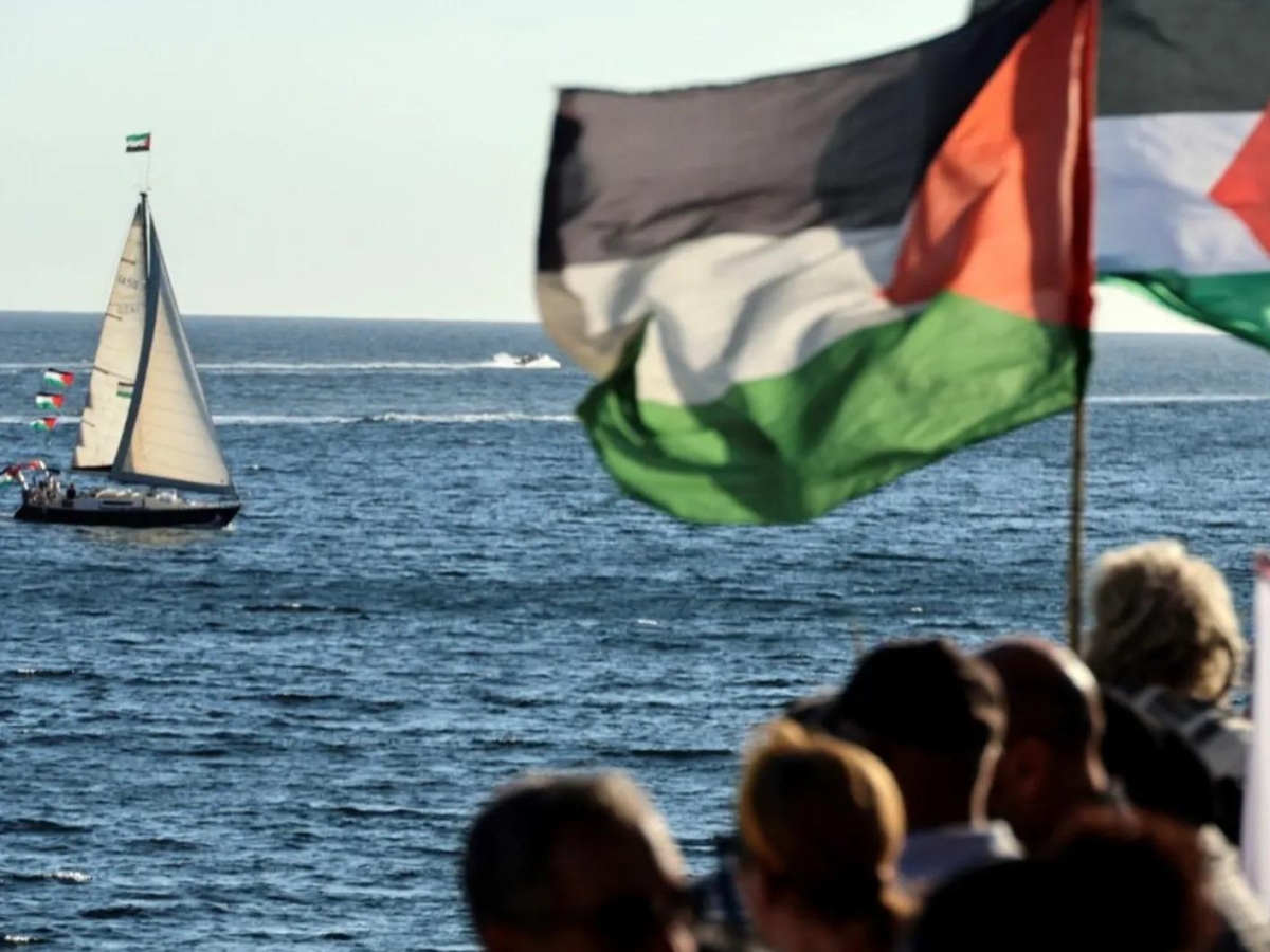 Global Sumud Flotilla, l'allerta radio della fregata Alpino: «Stanotte arriverete a 150 miglia da Gaza e non potremo più seguirvi»