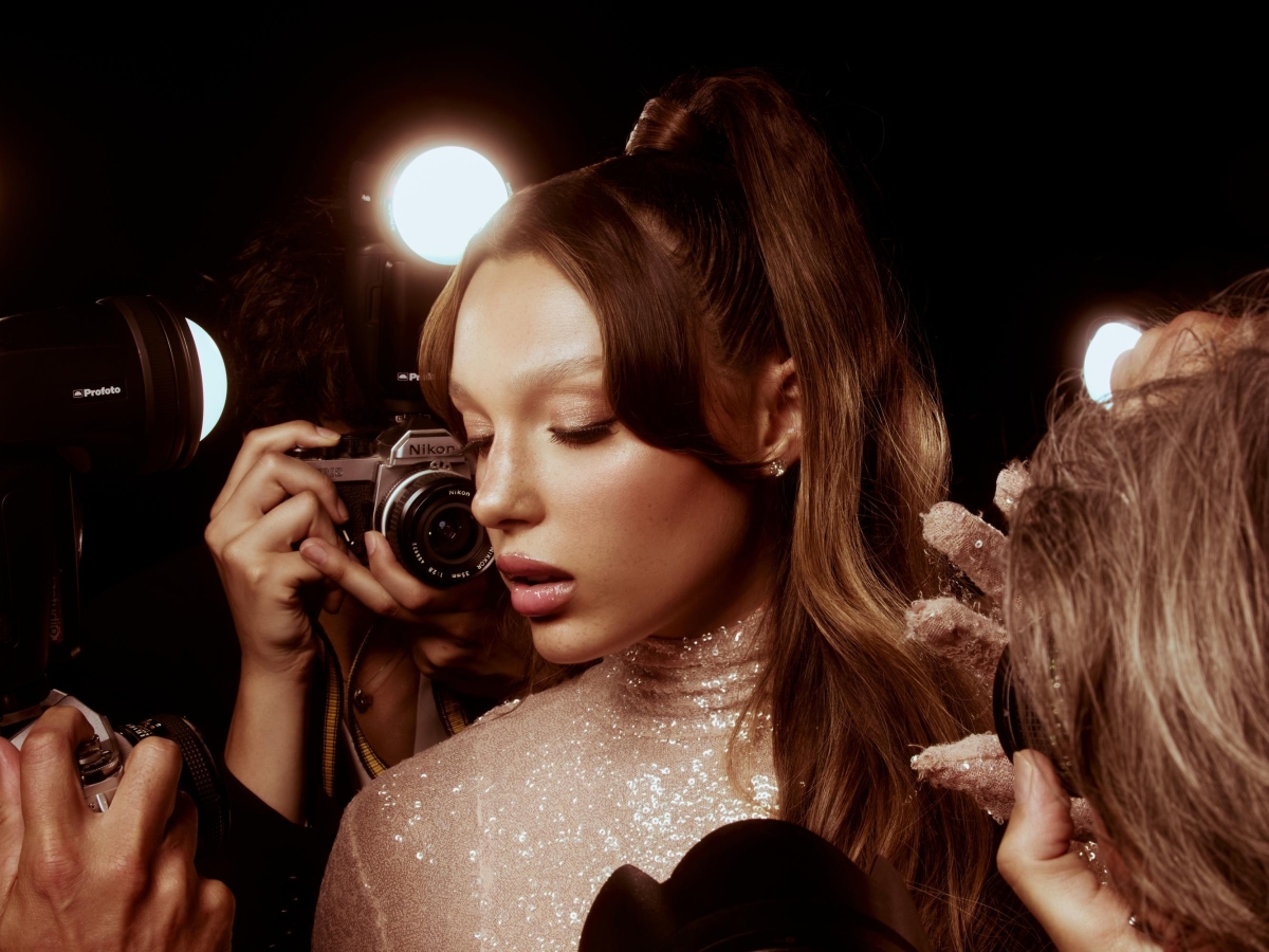 Sarah Toscano, l'album di debutto «Met Gala» e il body shaming via social: «Non devo sentirmi sbagliata perché qualcuno lo dice»
