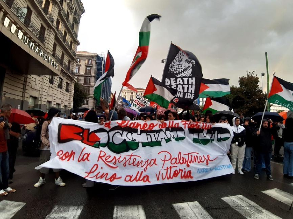 Napoli, manifestazioni per la Flotilla e Gaza: le notizie in diretta | La Rete ancora in piazza: «Blocchiamo tutto»