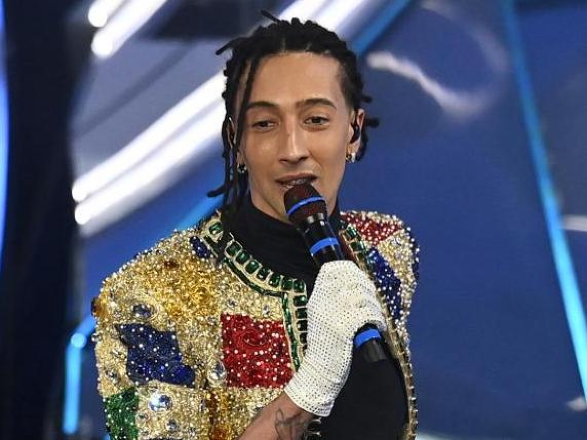 Ghali contro i rapper, silenzio su Gaza è sostegno a genocidio «Il rap è morto, supportare la Palestina è onore non da tutti»