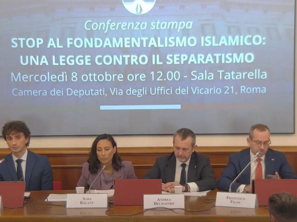 «Vietato il velo integrale nelle scuole, università, uffici e luoghi pubblici»: la proposta di legge di Fratelli d'Italia contro il «separatismo islamico»