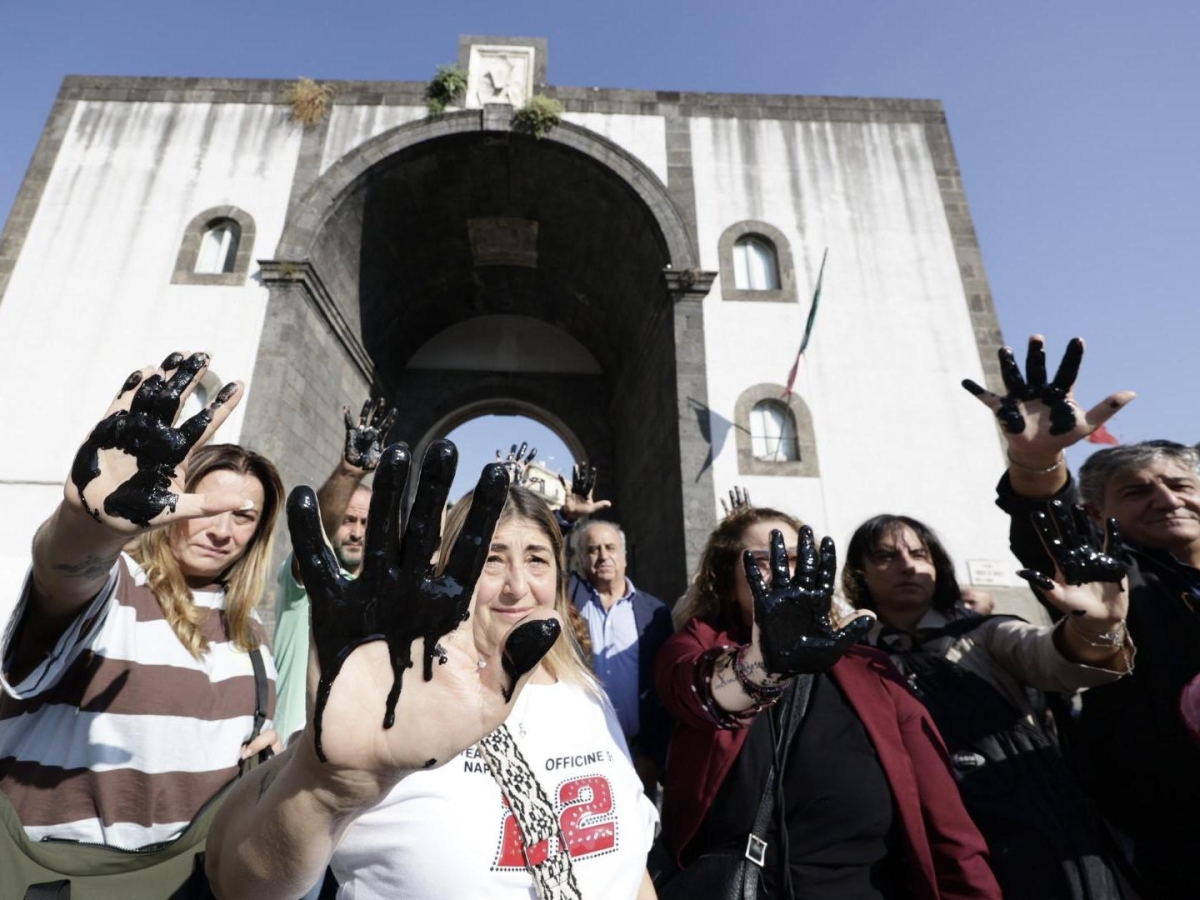 Donna violentata a Porta Capuana a Napoli, flash mob dei residenti e vertice sulla sicurezza in Prefettura