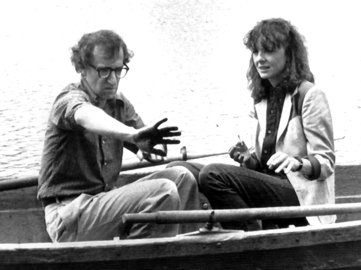 Woody Allen ricorda Diane Keaton con una lettera: «Era affascinante e magica, tanto che pensai: è possibile innamorarsi così in fretta?»