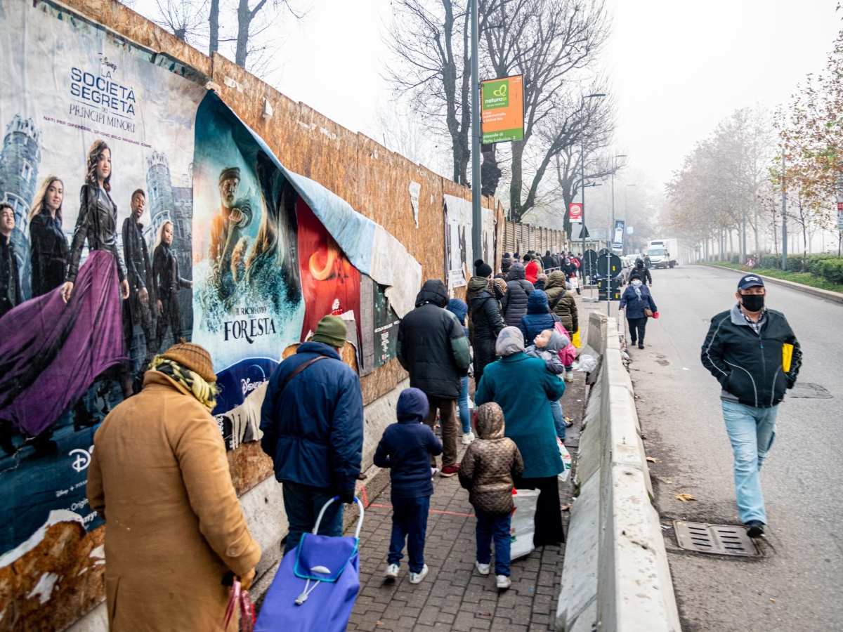 Milano, spese per scuola e casa: le famiglie a rischio povertà. «Le più vulnerabili? Quelle monogenitore. E affitti e mutui cresciuti del 50%»