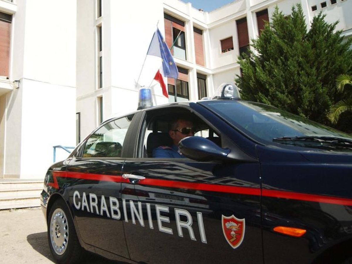 Ragazzino accoltellato davanti scuola a Napoli, è stato un 14enne a colpirlo più volte all'addome