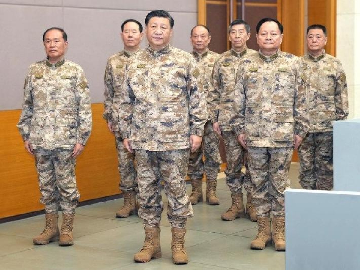 Pechino, la falce sui generali: 9 espulsi per corruzione. Il «segnale» su Taiwan e quello su Xi Pechino, la falce sui generali: 9 espulsi per corruzione. Il «segnale» su Taiwan e quello su Xi