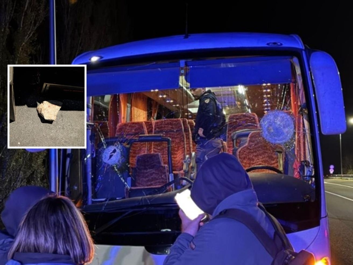 Agguato al pullman dei tifosi del Pistoia basket, morto l Agguato al pullman dei tifosi del Pistoia basket, morto l