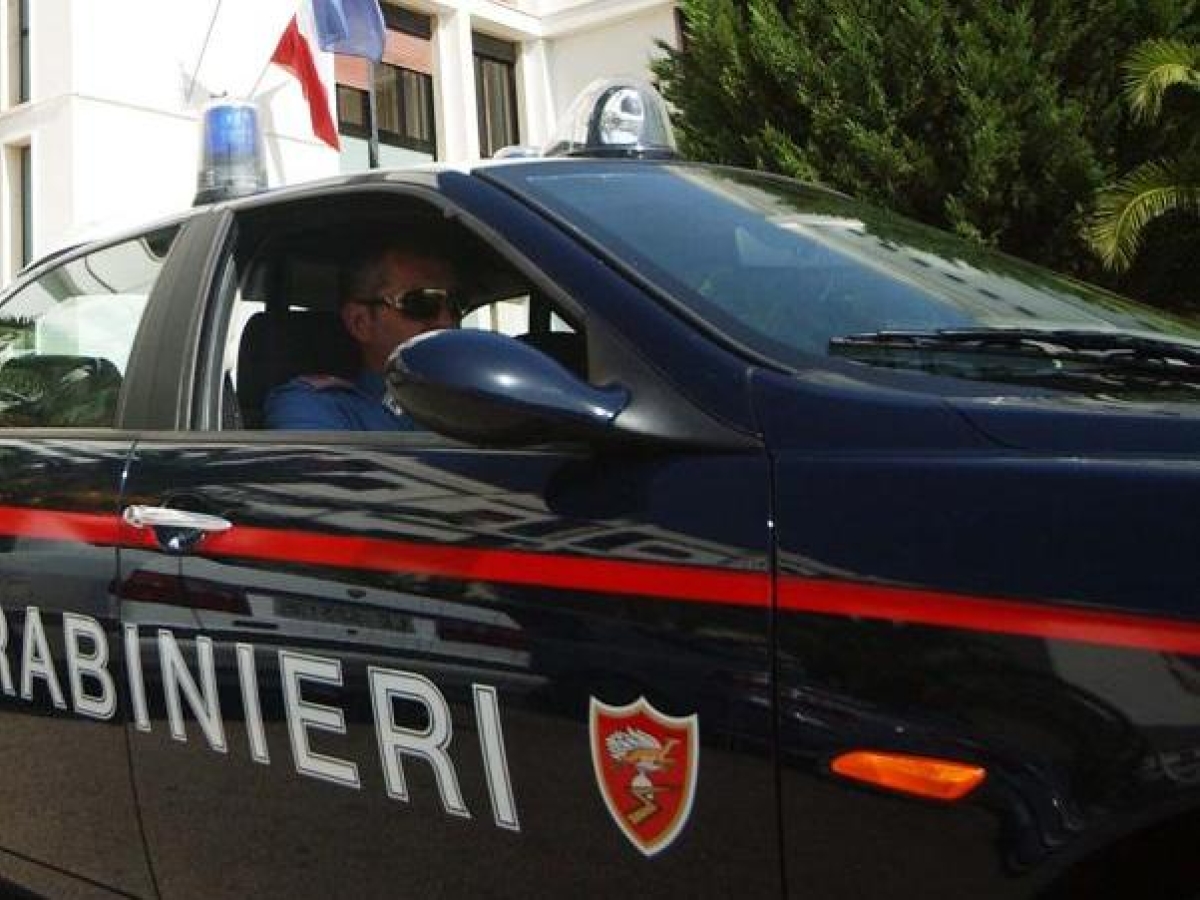 Frosinone, ragazzo di 13 anni precipita dal balcone: trasportato al Gemelli, è grave