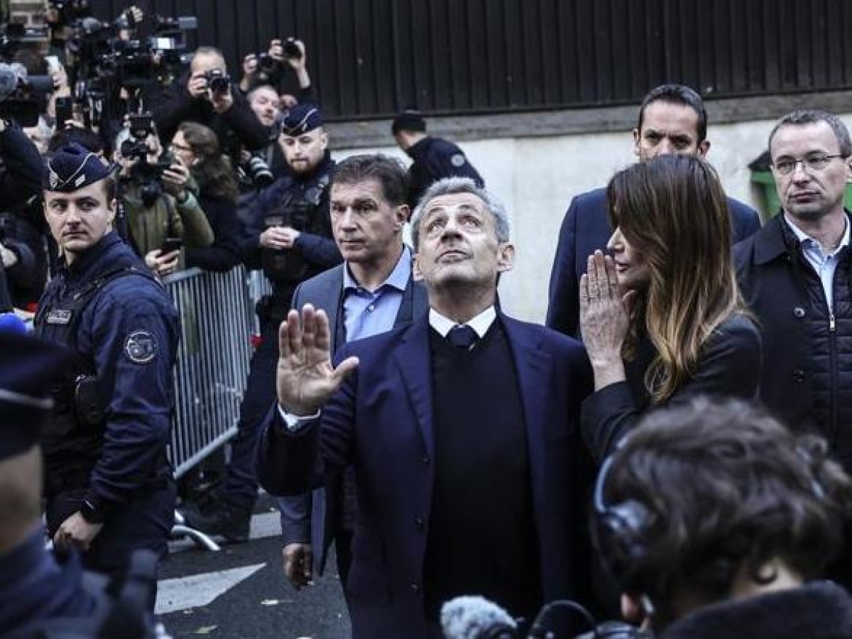 Sarkozy va in carcere: l Sarkozy va in carcere: l
