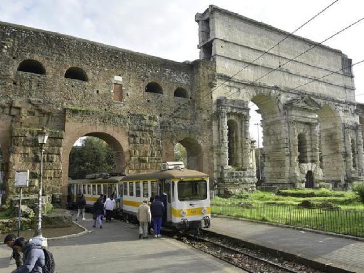 Roma, piazza di Porta Maggiore e piazzale Labicano: prosegue il rinnovamento dei binari. Dal 27 ottobre al via i lavori notturni