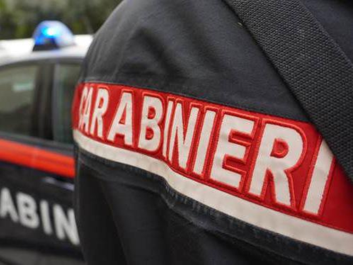 Firenze, furti nella notte in due compro oro: ladri fuggiti con monili