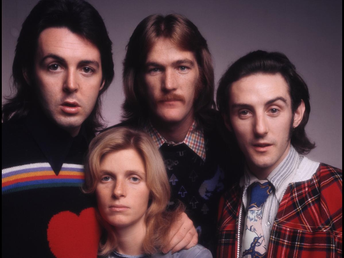Paul McCartney racconta i Wings: «Ripartire da zero dopo i Beatles sembrava folle, ma mi sono sentito libero». La storia della band, dalla rapina in Nigeria alla tosatura delle pecore