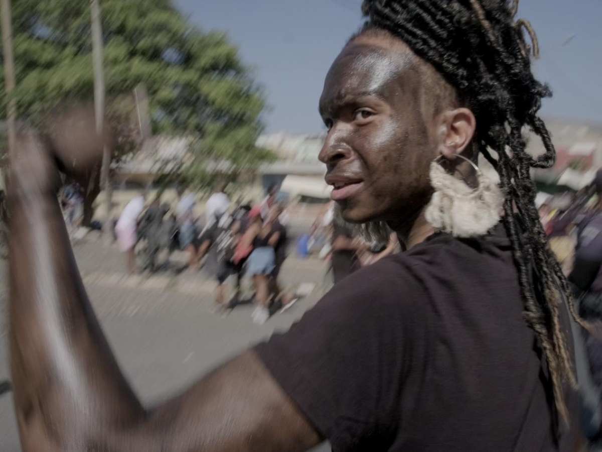 Da Napoli a Capo Verde: «Waithood» di Paola Piscitelli in concorso al 66° Festival dei Popoli