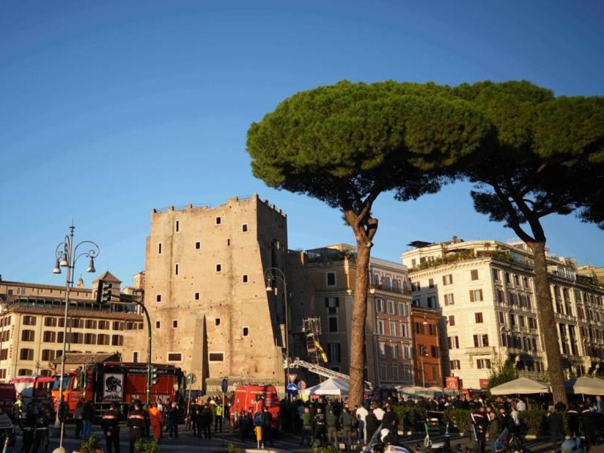 Roma, l'indagine sul crollo della Torre dei Conti e il nodo delle competenze: la procura incarica un ingegnere e un architetto