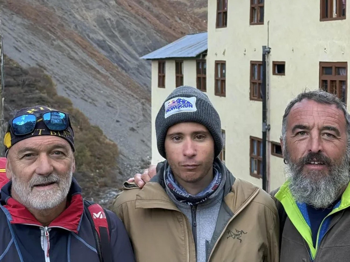 Ciclone sulle vette del Nepal, morti due alpinisti italiani. «E un terzo è stato travolto da una slavina gigantesca»