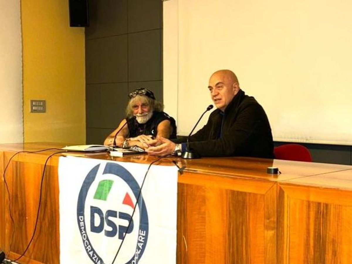 Mauro Corona sponsor di Marco Rizzo, candidato in Veneto: «Uniti dall'amore per la montagna: lotteremo contro lo spopolamento»