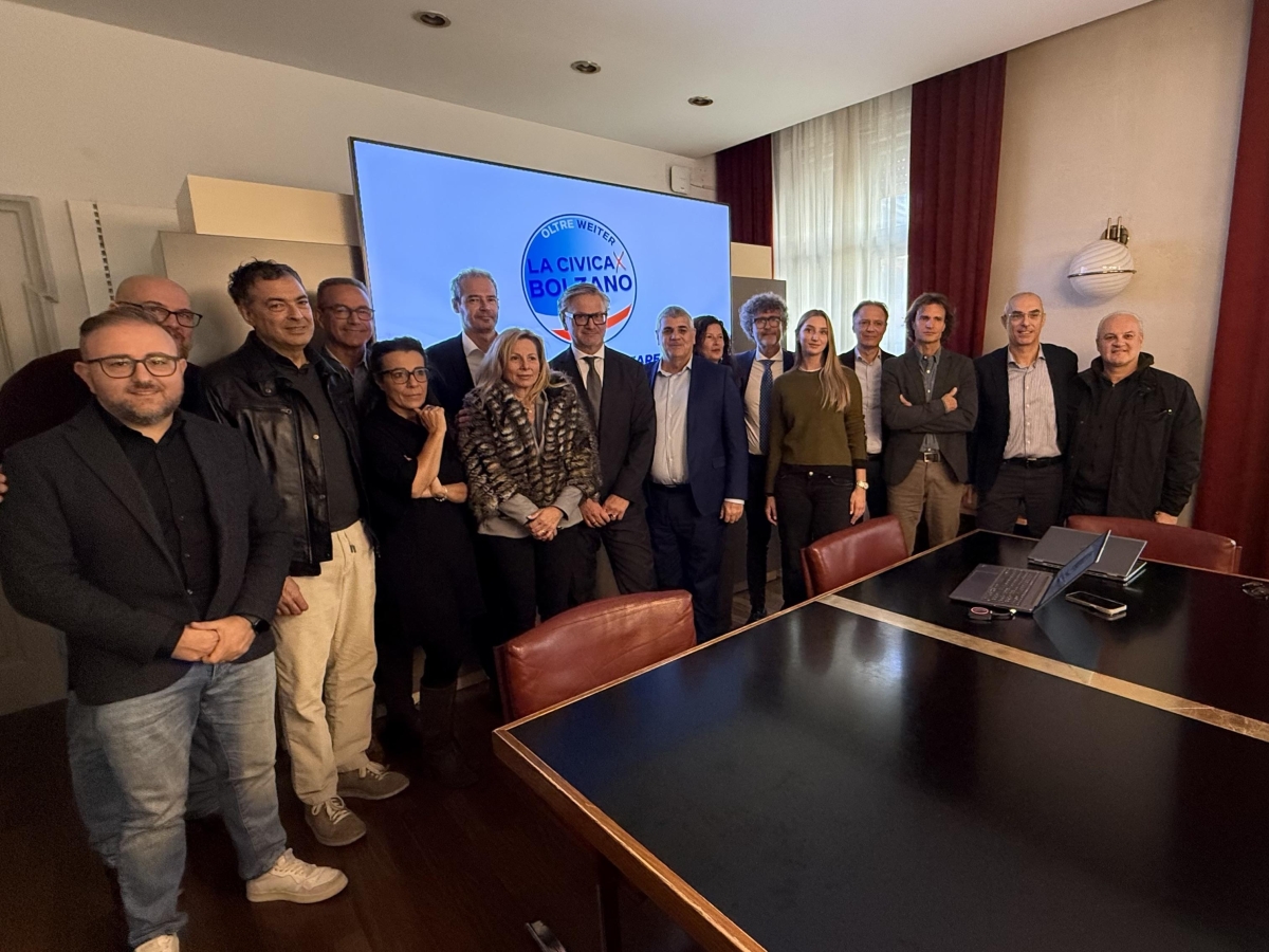 Bolzano, la Civica di Zanin si riorganizza: «Per ascoltare meglio i cittadini». In Consiglio si tratta per la presidenza